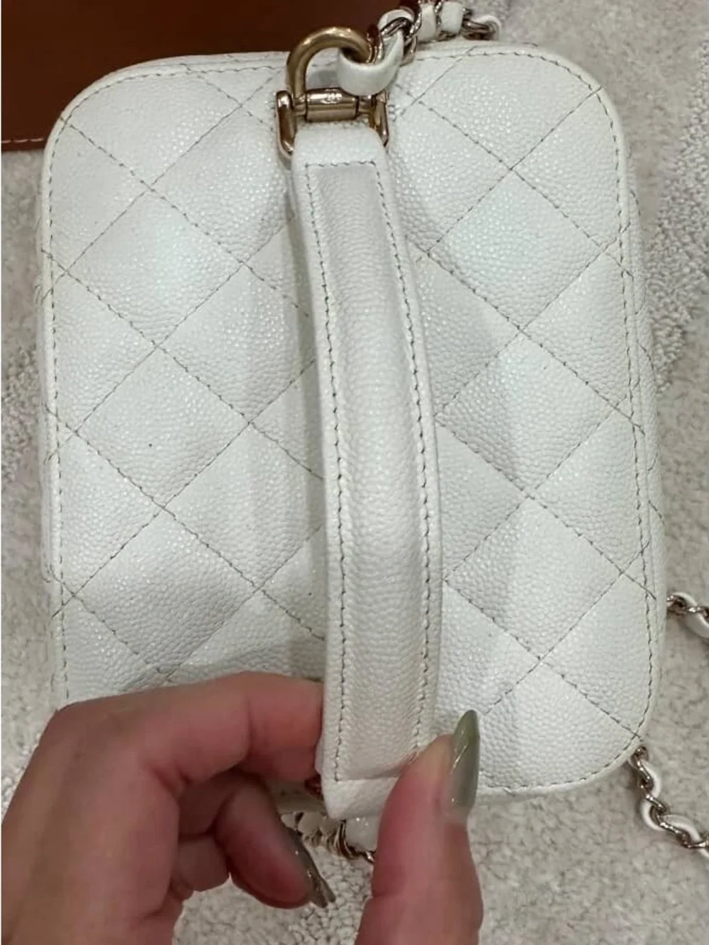 CHANEL White Quilted Vanity Bag with Gold Hardware